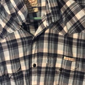 Men’s short sleeve snap closure shirt